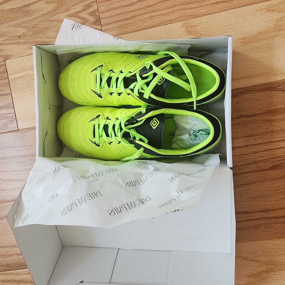 Dream Pairs Soccer cleats Neon Green Black 10.5 Man